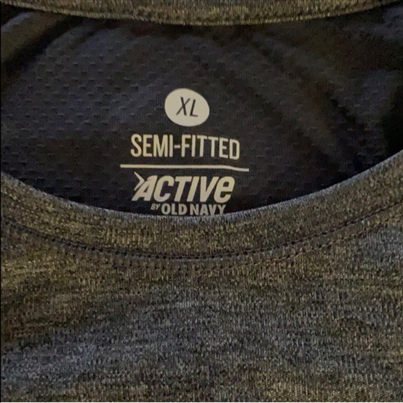 Old Navy Active Shirt Top Semi-Fitted Sz XL EUC - Picture 3 of 3